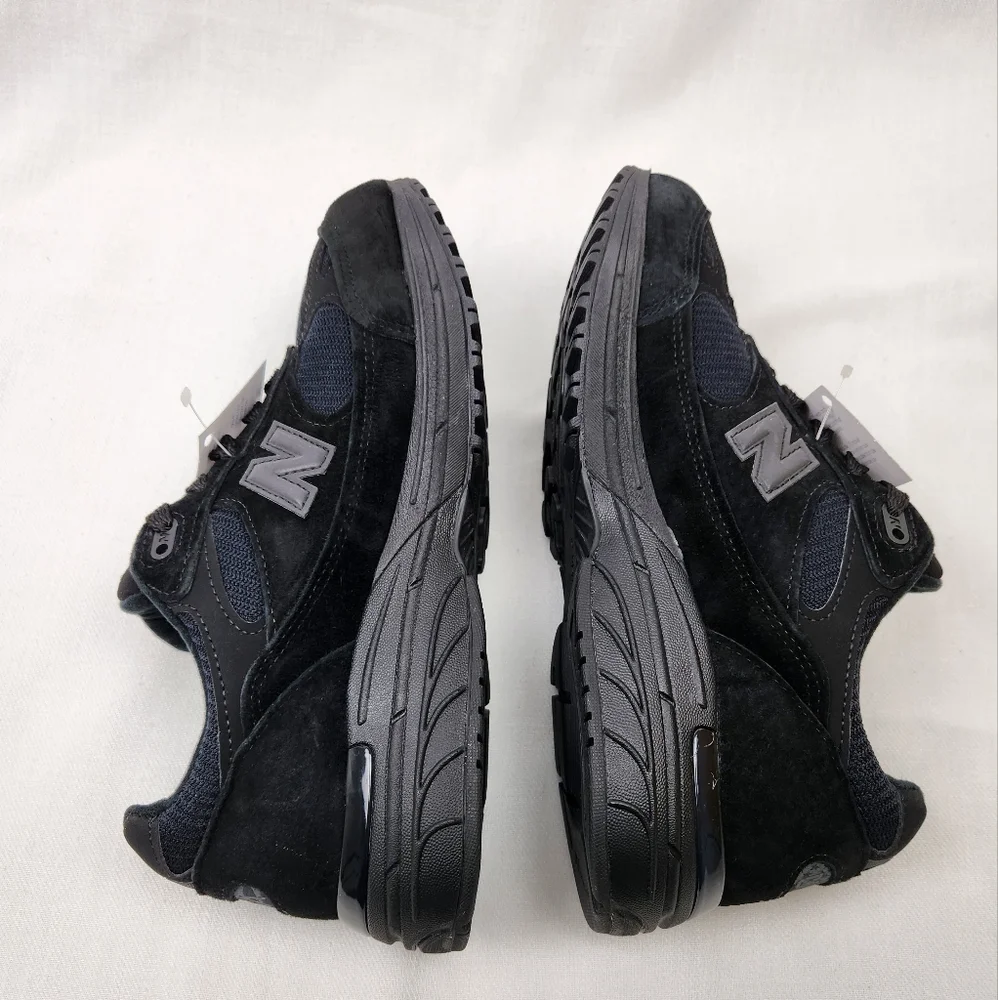 New balance 993 Black On Black Suede Sneakers. USA - Picture 9 of 13
